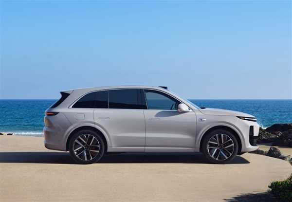 24.98万起!第1万台理想L6量产车正式下线:锁单已超3.4万台插图 24.98万起!第1万台理想L6量产车正式下线:锁单已超3.4万台