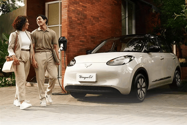 妥妥奢侈品!宝骏云朵印尼开售:当地卖4.1亿插图2 妥妥奢侈品!宝骏云朵印尼开售:当地卖4.1亿