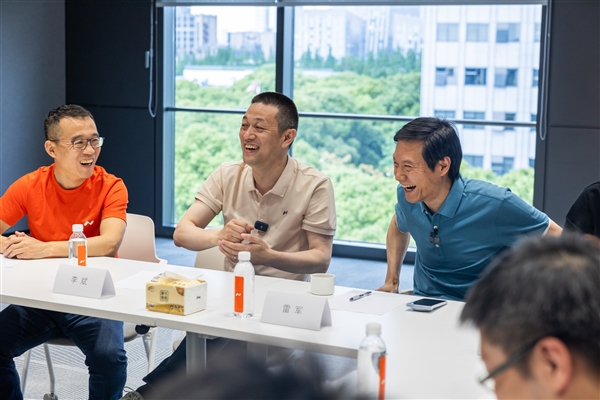 小米会加入吗 李斌向雷军安利换电:单车改造只多花1000元插图 小米会加入吗 李斌向雷军安利换电:单车改造只多花1000元