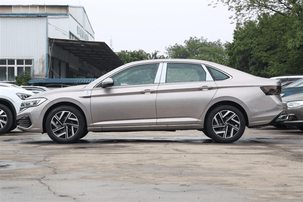 100公里只要2.9升油!9.98万的比亚迪秦L让车企老板们睡不着了插图21 100公里只要2.9升油!9.98万的比亚迪秦L让车企老板们睡不着了