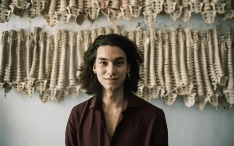 7000美元就能买到一副人体骨架！美国小伙创业网上卖人骨