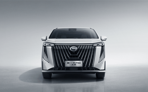 搭载2.0T混动系统！传祺M8大师超级混动版上市：售26.68万元