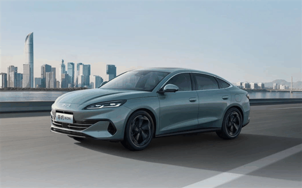 9.98万起扔出核弹 一文读懂比亚迪海豹06DM-i如何选:三款最超值插图 9.98万起扔出核弹 一文读懂比亚迪海豹06DM-i如何选:三款最超值