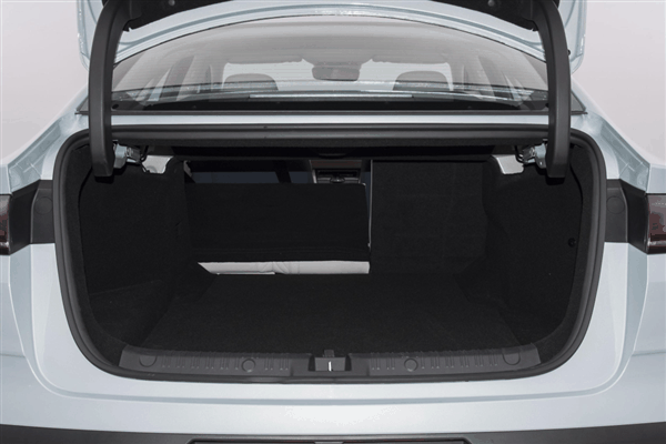 100公里只要2.9升油!9.98万的比亚迪秦L让车企老板们睡不着了插图9 100公里只要2.9升油!9.98万的比亚迪秦L让车企老板们睡不着了