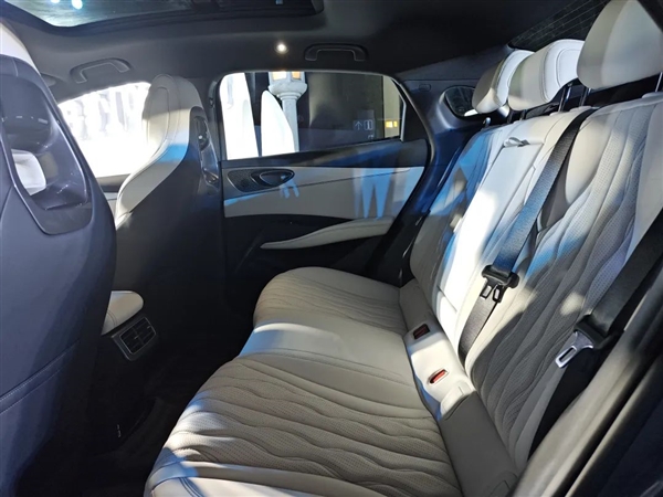 100公里只要2.9升油!9.98万的比亚迪秦L让车企老板们睡不着了插图6 100公里只要2.9升油!9.98万的比亚迪秦L让车企老板们睡不着了