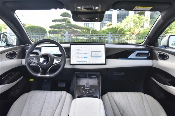 100公里只要2.9升油!9.98万的比亚迪秦L让车企老板们睡不着了插图5 100公里只要2.9升油!9.98万的比亚迪秦L让车企老板们睡不着了