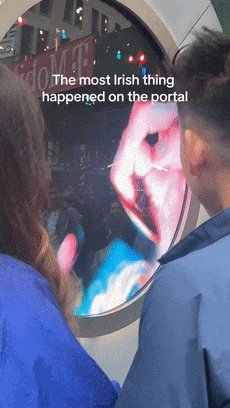 美国人和爱尔兰人用传送门互发地狱笑话：看得我功德光速消失