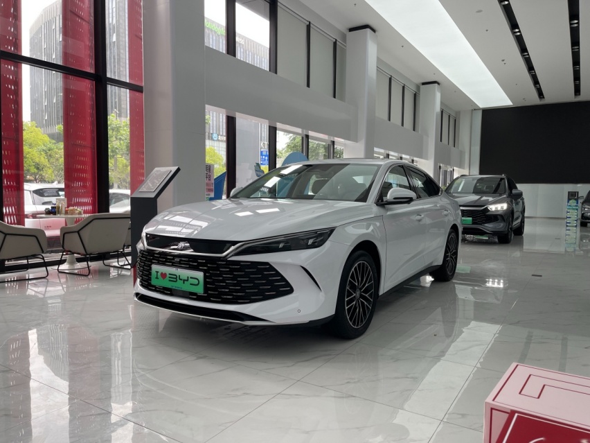 预计12万元起，填补秦PLUS和汉之间的空白？比亚迪秦L实拍插图2