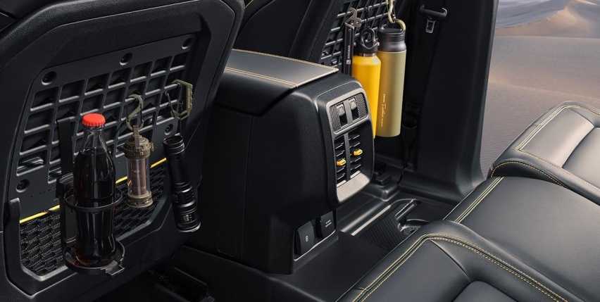 顶配对低配!丰田普拉多VS福特烈马插图3 顶配对低配!丰田普拉多VS福特烈马