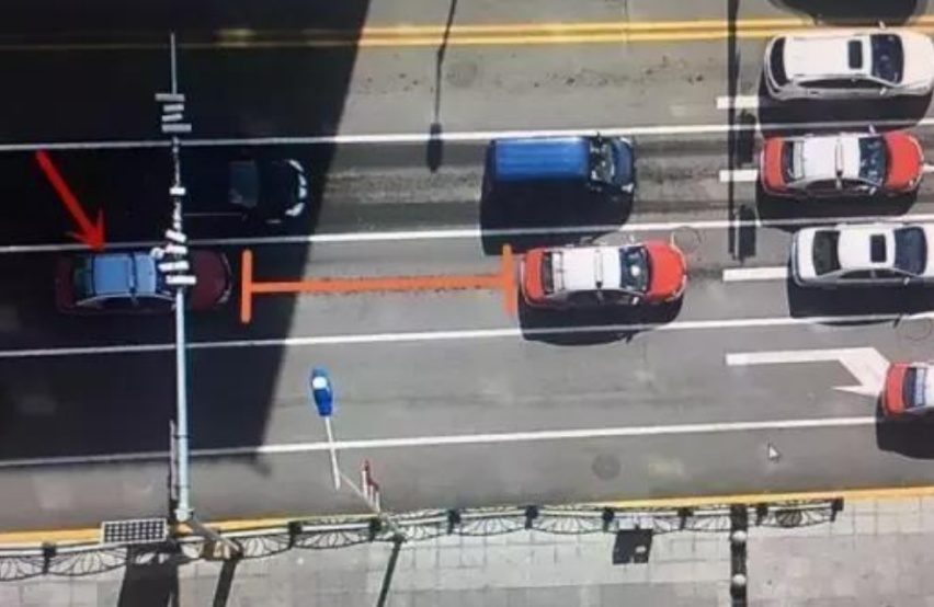 公路丑行再现:汽车避晒式等灯不仅难看而且违法插图3 公路丑行再现:汽车避晒式等灯不仅难看而且违法