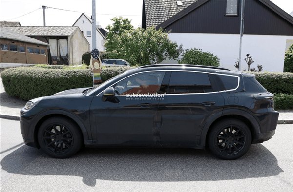 撞脸问界M9!保时捷卡宴纯电版谍照公布:2026年有望上市插图2 撞脸问界M9!保时捷卡宴纯电版谍照公布:2026年有望上市