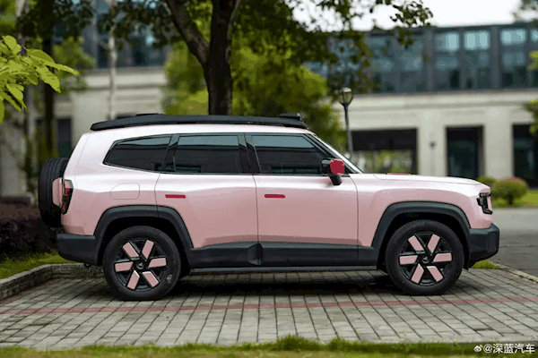 少女风满满!深蓝G318发布全新粉色车漆:6月上市交付插图1 少女风满满!深蓝G318发布全新粉色车漆:6月上市交付