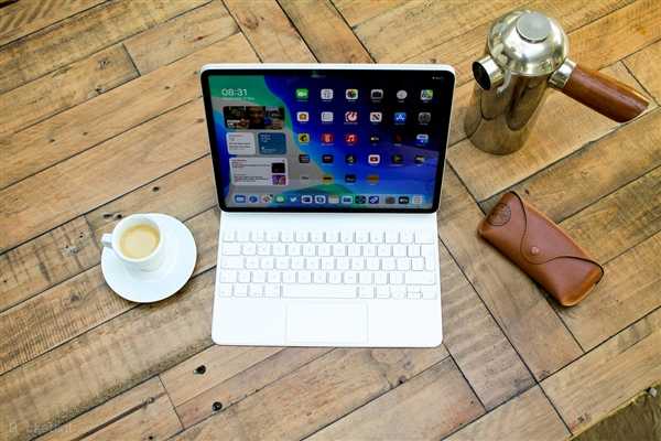 降配+涨价 苹果挤牙膏的后果：大中华区业绩大跌