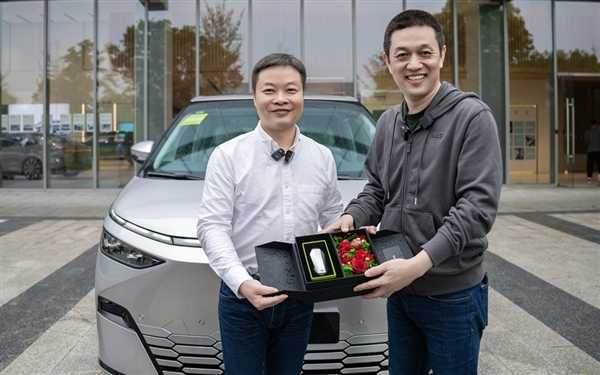 何小鹏：当蔚来换电站超5000座 小鹏将考虑加入换电