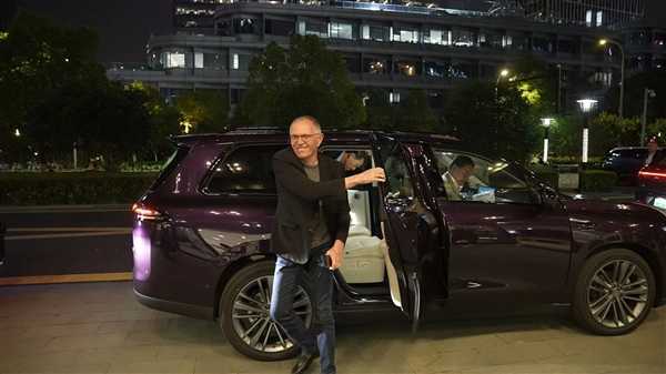 好事将近：全球第四大汽车集团CEO深夜到访零跑总部