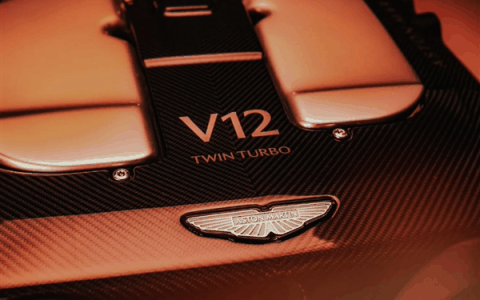 小排量不够高级！阿斯顿·马丁称将继续采用 V8、V12 发动机