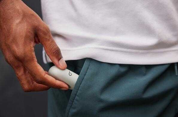 699元 Beats推出Solo Buds无线耳机:设计小巧 续航长达18小时插图2 699元 Beats推出Solo Buds无线耳机:设计小巧 续航长达18小时