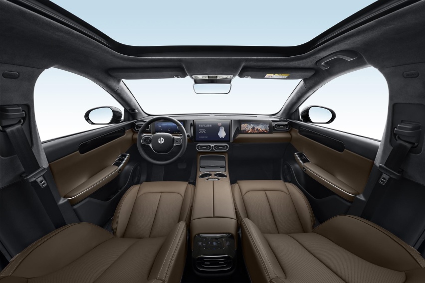 选增程还是买插混，零跑全新C01和比亚迪汉DM-i谁才明智之选？