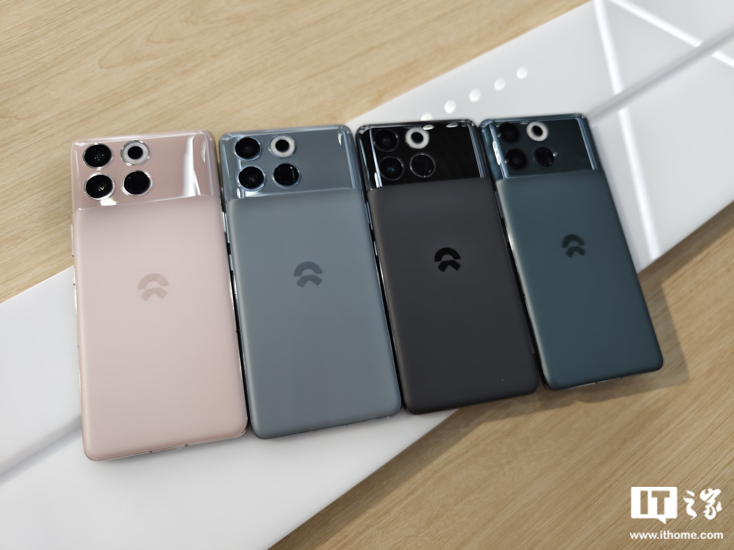 李斌：蔚来不是要与小米和华为抢手机市场，而是要做车手互联体验，即将发布第二代手机