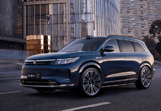 问界新M7 Ultra上市即热销，首日大定破万