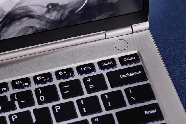 同价唯一配备OCuLink的AI全能本! 玄派玄意星星耀2024笔记本测评插图16