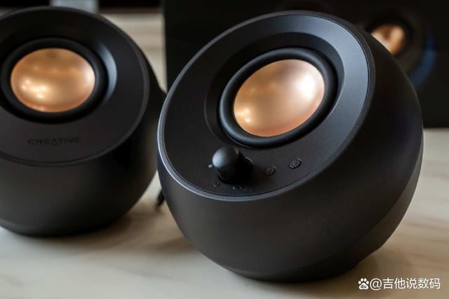 RGB灯光加持 创新Pebble X电脑音箱好听又好用插图2
