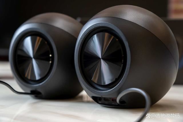 RGB灯光加持 创新Pebble X电脑音箱好听又好用插图13