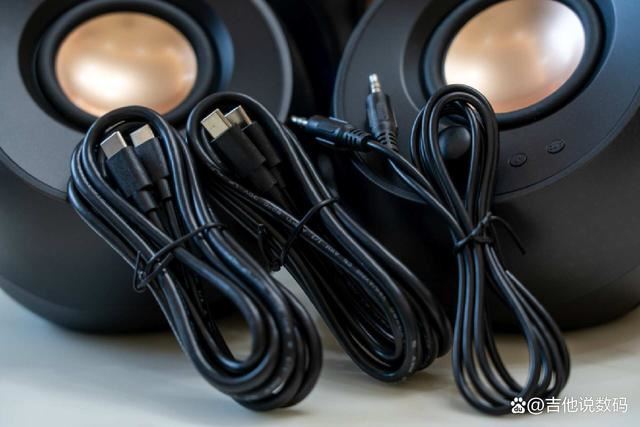 RGB灯光加持 创新Pebble X电脑音箱好听又好用插图15