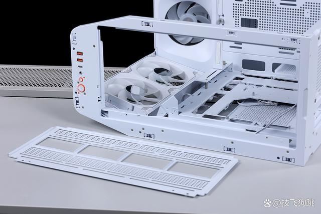 怎么组装海景房电脑? 骨伽星舰机箱搭配4080Super显卡装机实测插图36