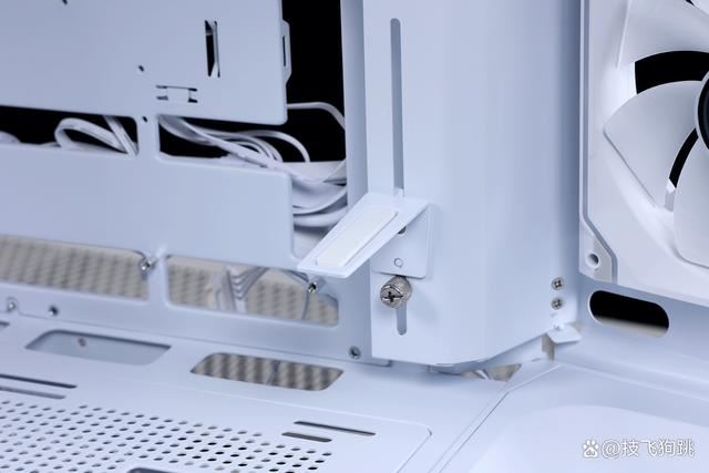 怎么组装海景房电脑? 骨伽星舰机箱搭配4080Super显卡装机实测插图50