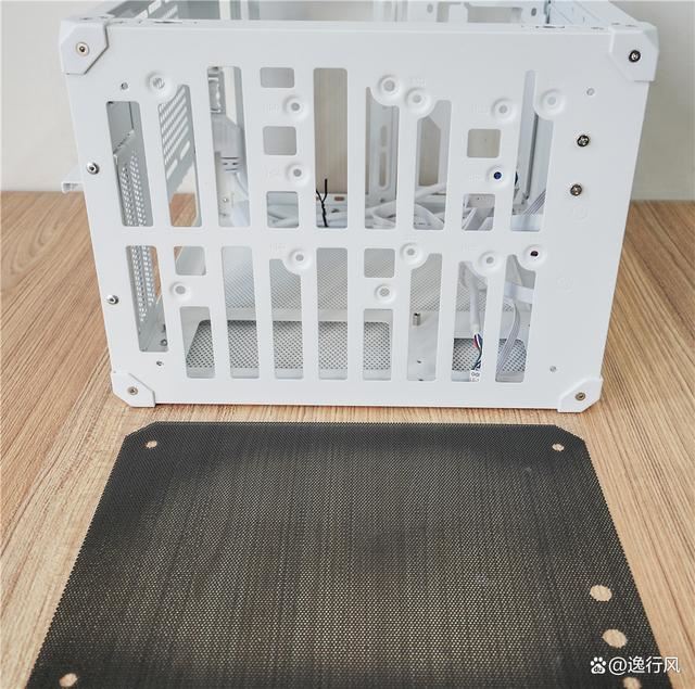 手提小型机箱装机之:乔思伯C6机箱+华擎B650I+微星魔龙4060Ti装机插图11