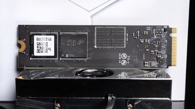 读写狂飙12G! 影驰 HOF EXTREME 50S 2TB SSD固态硬盘评测插图6 读写狂飙12G! 影驰 HOF EXTREME 50S 2TB SSD固态硬盘评测插图6