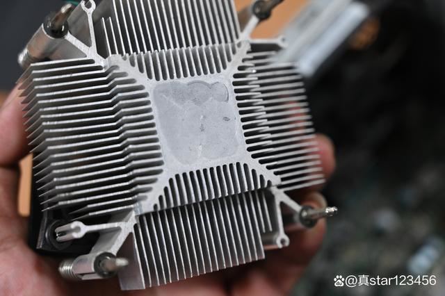 如何轻松干净的更换CPU导热硅脂? 电脑cpu涂散热硅胶正确教程插图18
