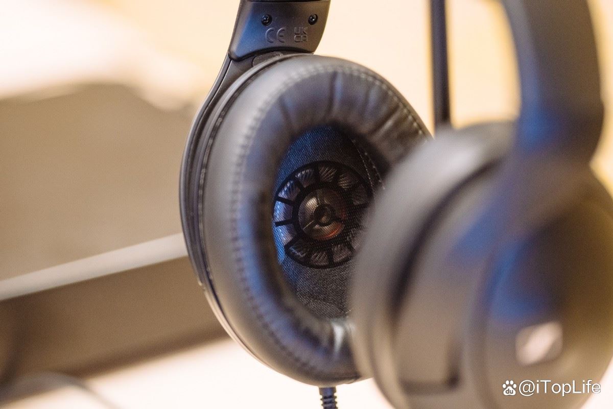 封闭式设计媲美开放耳机:森海塞尔HD 620S耳机详细测评插图5 封闭式设计媲美开放耳机:森海塞尔HD 620S耳机详细测评插图5