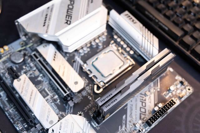 稳定运行8000MHz 宏碁掠夺者DDR5内存Hermes冰刃测评插图12