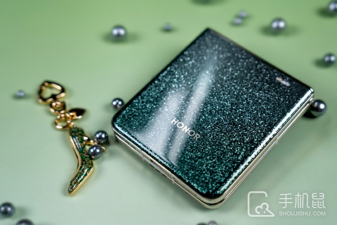 荣耀MagicVFlip高定款如何查看内存占用？