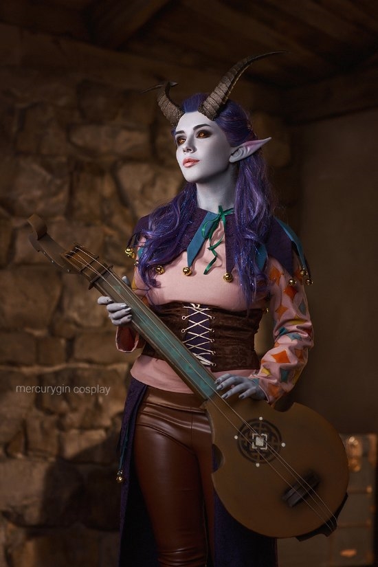 美女COS《博德之门3》腥红奥林超还原:逼真到像截图插图4 美女COS《博德之门3》腥红奥林超还原:逼真到像截图