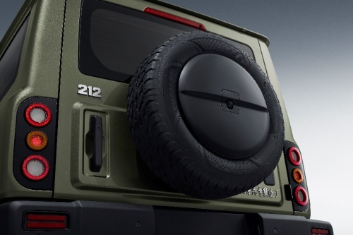 国产最好的硬派越野车：212越野车焕新归来，再战越野征途