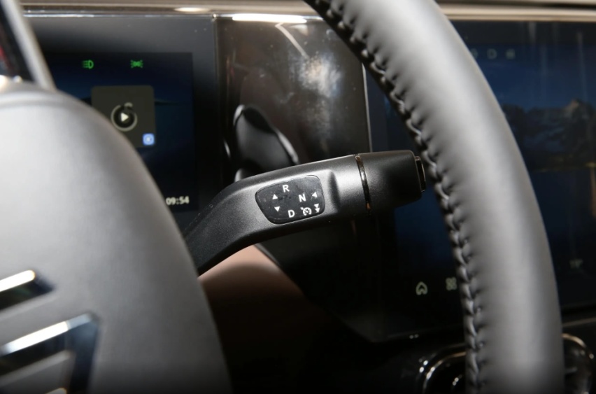 选增程还是买插混，零跑全新C01和比亚迪汉DM-i谁才明智之选？