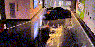 雨天地库的环氧地坪这么滑 怎么没人管管