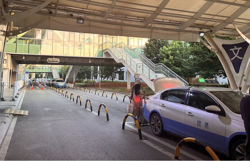 一位武汉出租车司机的心里话：换电不方便，市场太内卷 | 聚访