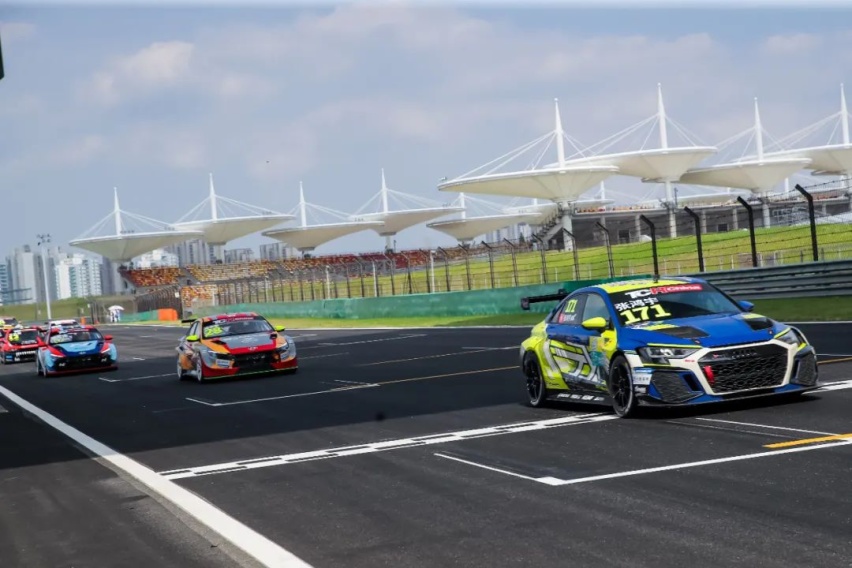 重返赛场  张鸿宇排位全场第二  GYT Racing车队上海站收获亚插图9