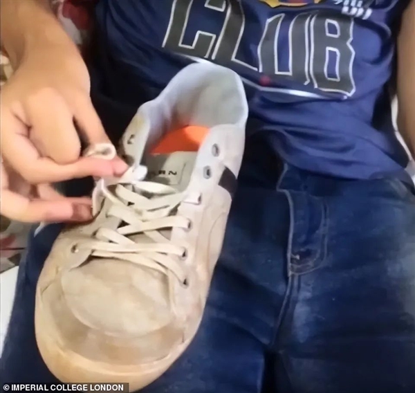 5根不够、6根最优!英国发明穿戴式第六指:单手就能开汽水插图11 5根不够、6根最优!英国发明穿戴式第六指:单手就能开汽水