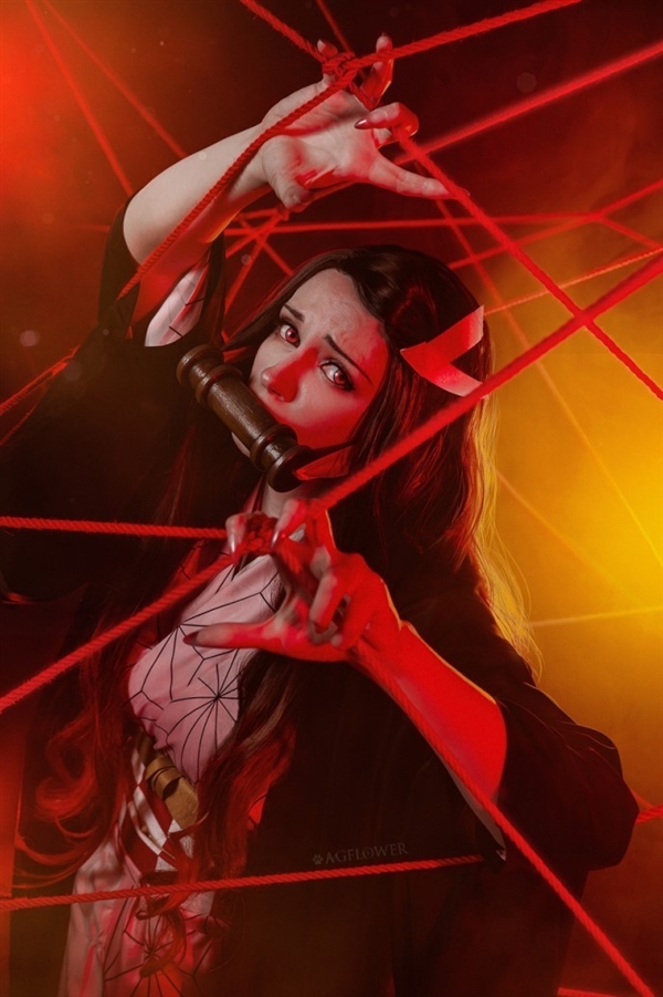 俄罗斯美女Cos《鬼灭之刃》祢豆子成年版：身材很傲人