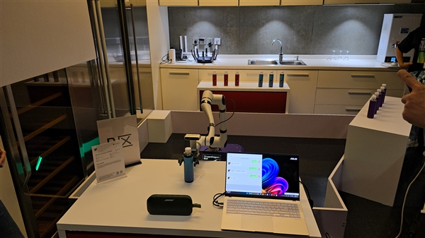 多款高通骁龙X系列PC集中亮相!电脑进入Windows 11 AI PC时代!插图17 多款高通骁龙X系列PC集中亮相!电脑进入Windows 11 AI PC时代!