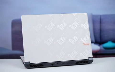 高颜值锐龙9 7845HX+RTX 4070！COLORFIRE MEOW橘宝R16笔记本评测