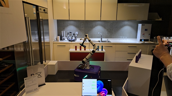 多款高通骁龙X系列PC集中亮相!电脑进入Windows 11 AI PC时代!插图16 多款高通骁龙X系列PC集中亮相!电脑进入Windows 11 AI PC时代!