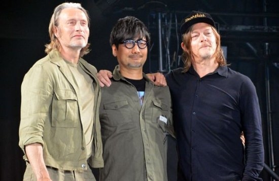 粉丝送拔叔胸肌主题鼠标垫被拒收 网友：可给小岛秀夫