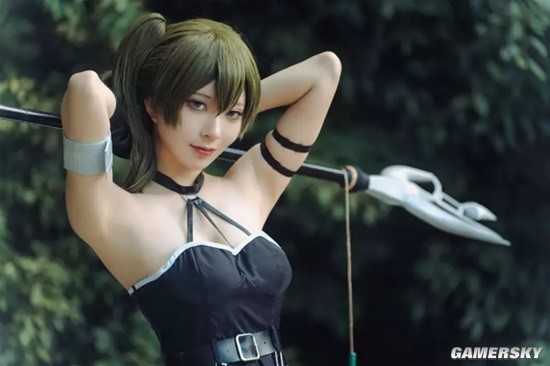 穿这么少不怕蚊子吗 《芙莉莲》尤贝尔森林cos写真