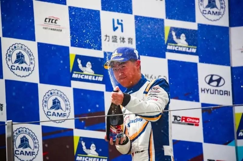 重返赛场  张鸿宇排位全场第二  GYT Racing车队上海站收获亚插图3